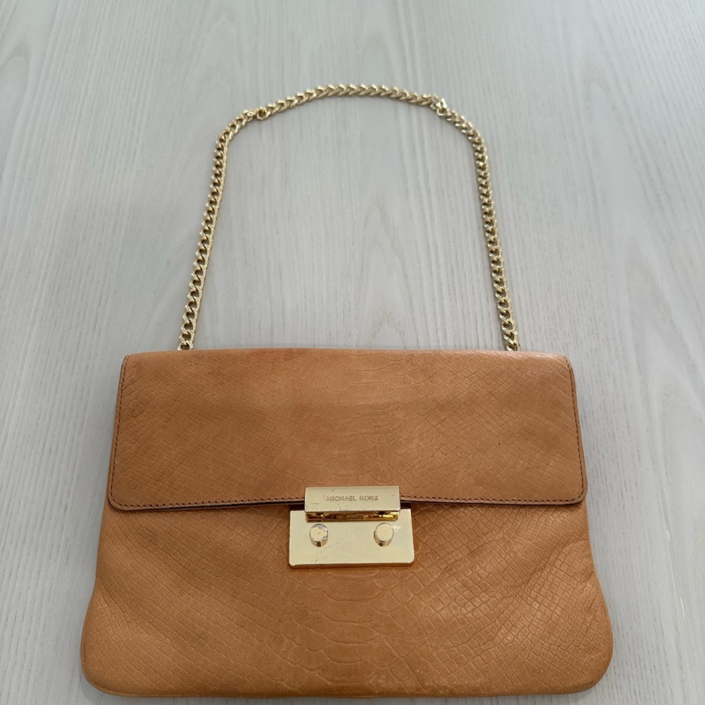 Michael kors envelope clutch